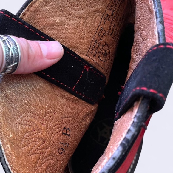 Ariat Fatbaby Red and Black Boots - Picture 5 of 7